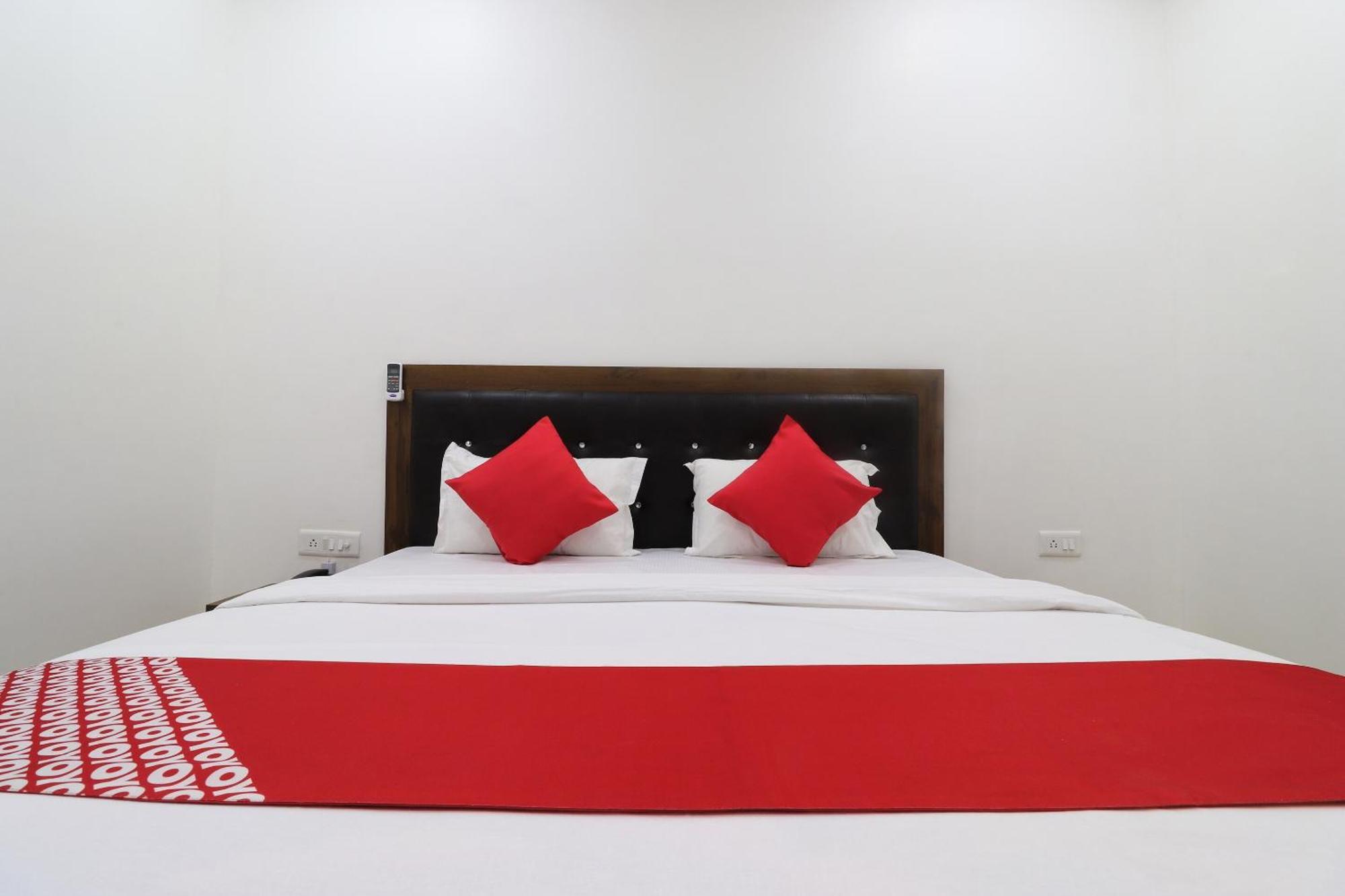 Hotel O Vrindavan Inn Near Lulu Mall Bijnaur Exterior photo